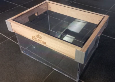caja de acrilico transparente de 8mm ed espesor con guarda de madera